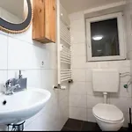 Livemore24 - 1 In Wlan - Smart-tv - 24-7 Check-in Und Kueche Lägenhet *