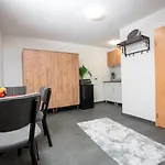 Livemore24 - 1 In Wlan - Smart-tv - 24-7 Check-in Und Kueche *