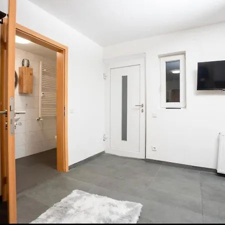 Livemore24 - 1 In Wlan Lejlighed *